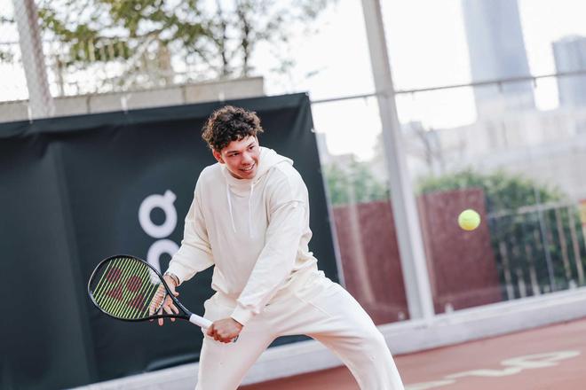 中雄踞一方 中雄踞一方