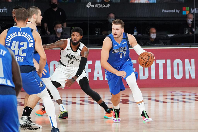 他在采访中 他在采访中